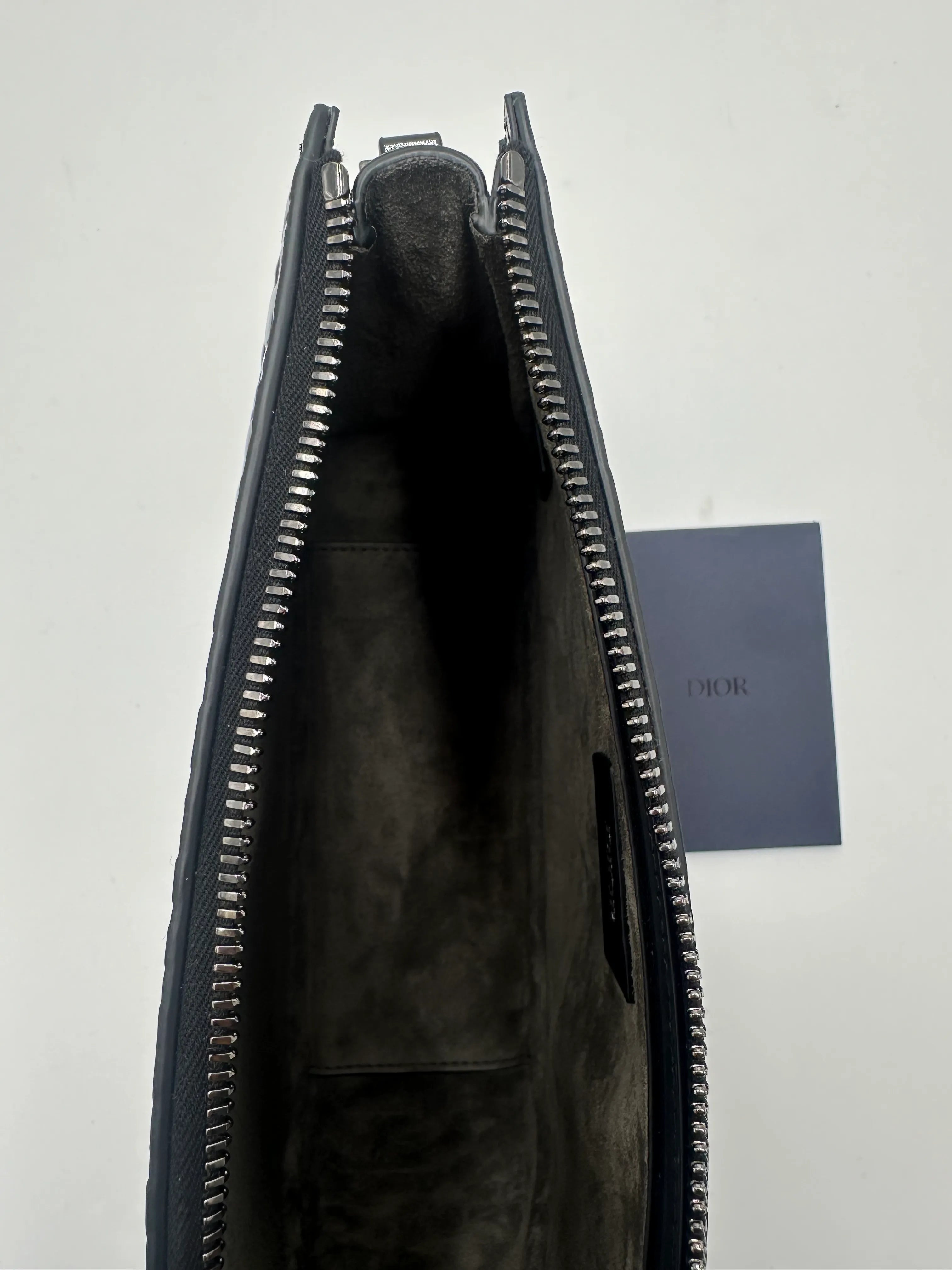 Christian Dior Zip Pouch Leather Black Leather Crossbody Bag Bag (Pre-Owned)