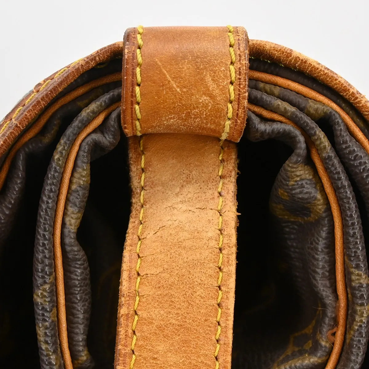Louis Vuitton Saumur Monogram Canvas Brown Canvas Shoulder Bag Bag (Pre-Owned)