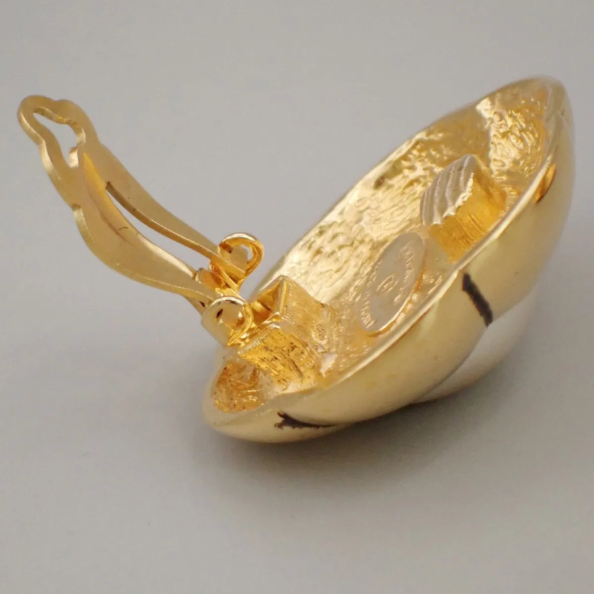 Chanel Vintage Cc Flower Clip-On Imitation Pearls In Gold Plated Gold Gold_Plated Earrings Jewelry (Pre-Owned)
