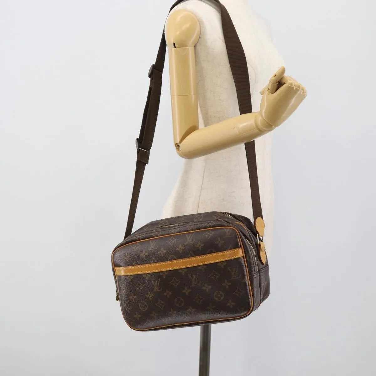 Louis Vuitton Reporter Monogram Brown Canvas Shoulder Bag Bag (Pre-Owned)