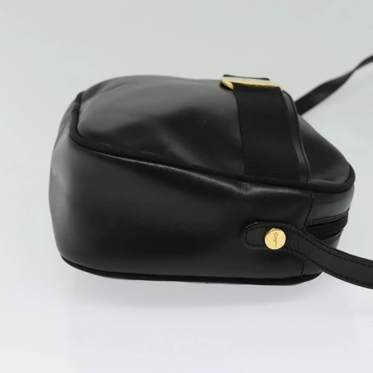 Salvatore Ferragamo Vara Bow Camera Leather Black Leather Shoulder Bag Bag (Pre-Owned)