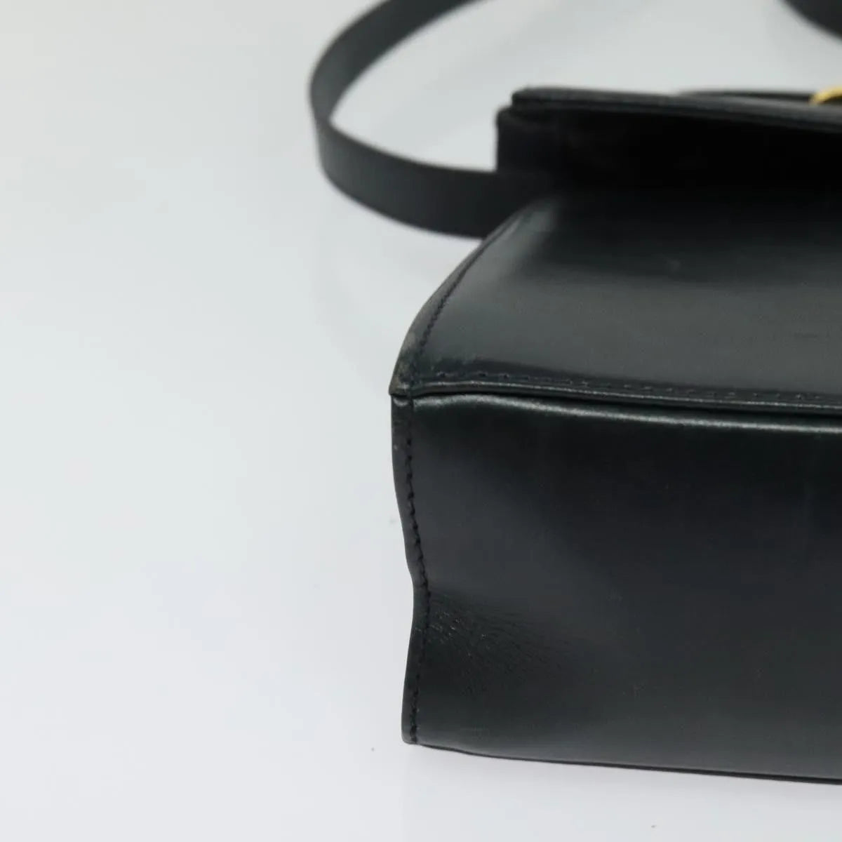 Salvatore Ferragamo Vintage Leather Navy Leather Handbag (Pre-Owned)