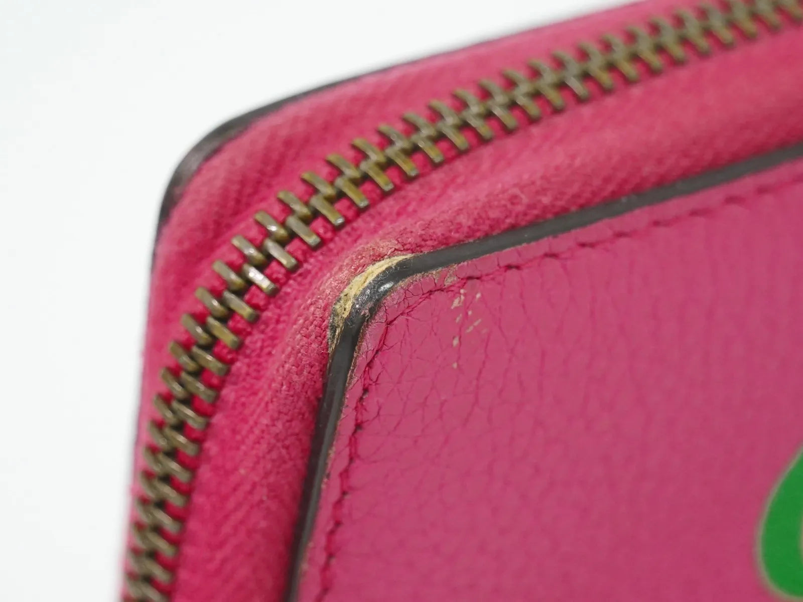Gucci Vintage Logo Zip Around Leather Pink Leather Wallets Accessory (Pre-Owned)
