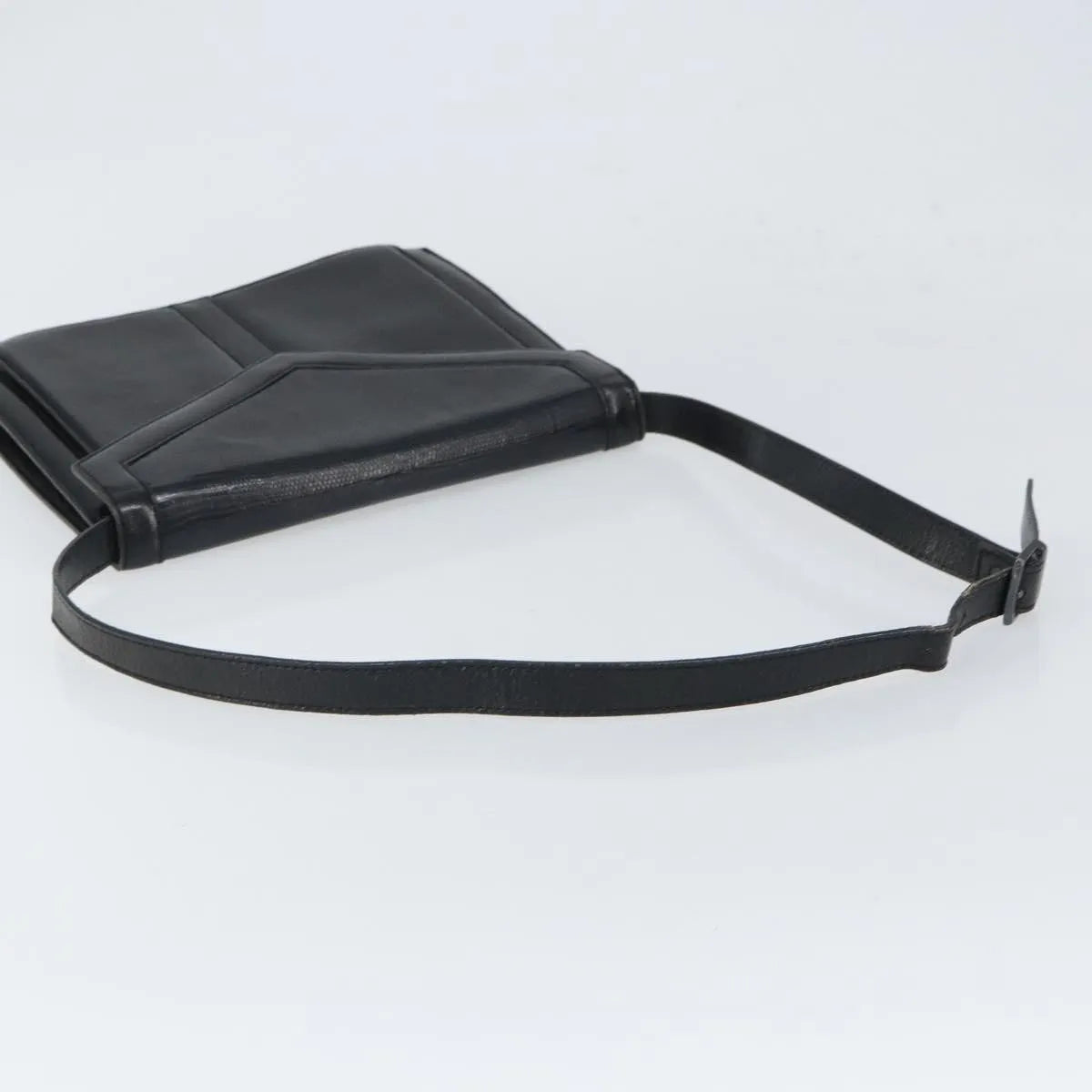 Saint Laurent Vintage Shoulder Bag Leather Black Leather Shoulder Bag Bag (Pre-Owned)