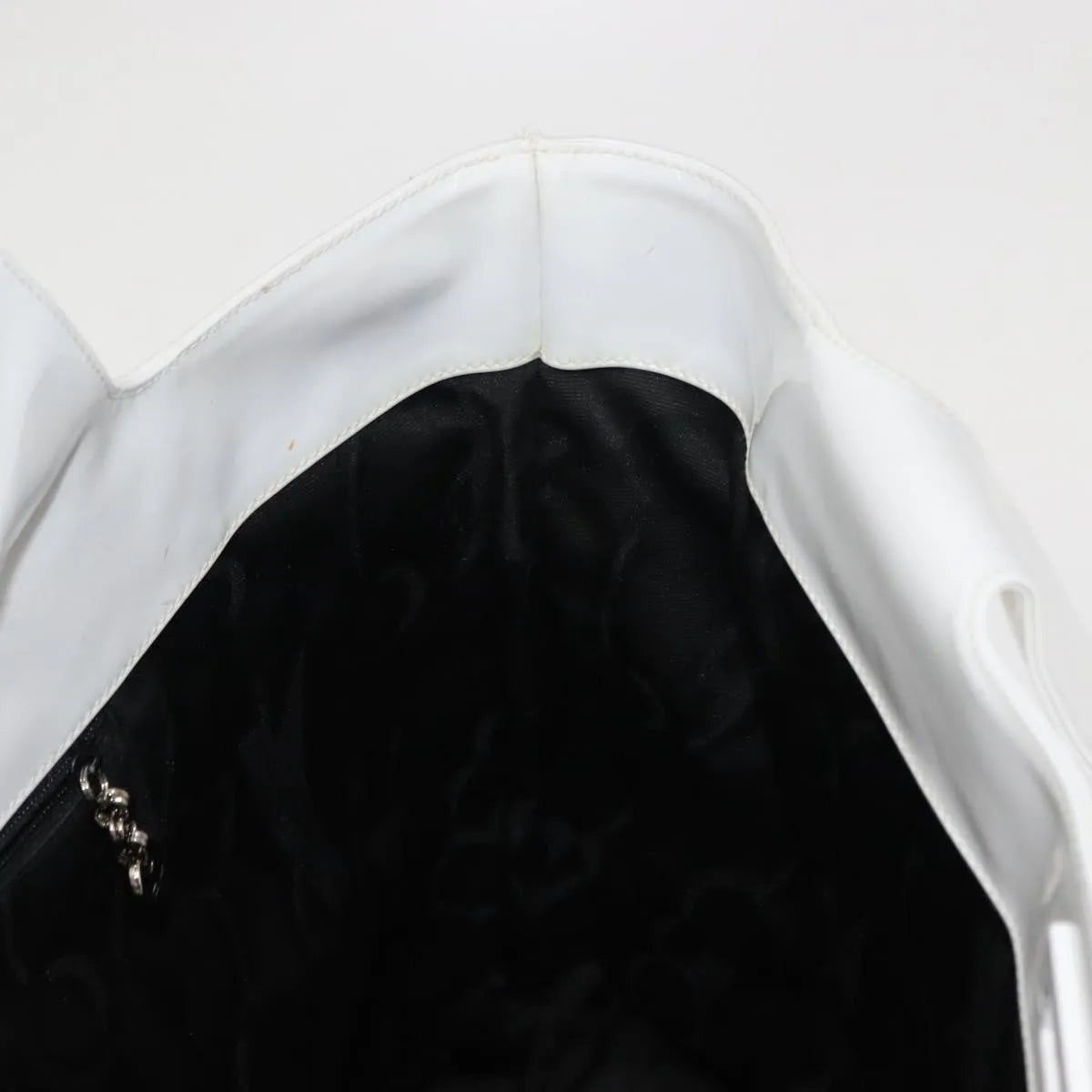 Salvatore Ferragamo Gancini Tote Patent Leather White Patent_Leather Tote Bag Bag (Pre-Owned)