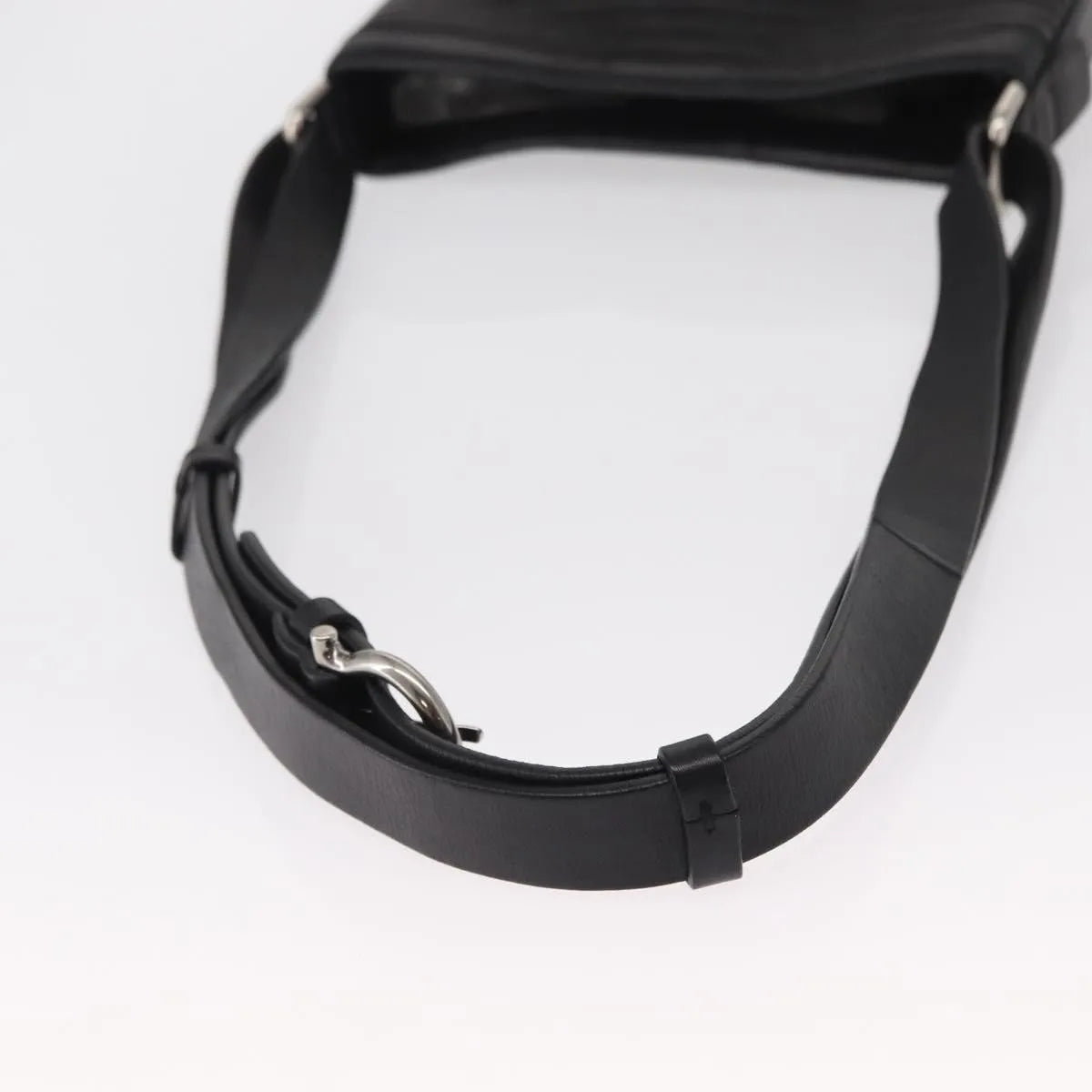 Salvatore Ferragamo Gancini Leather Black Leather Shoulder Bag Bag (Pre-Owned)