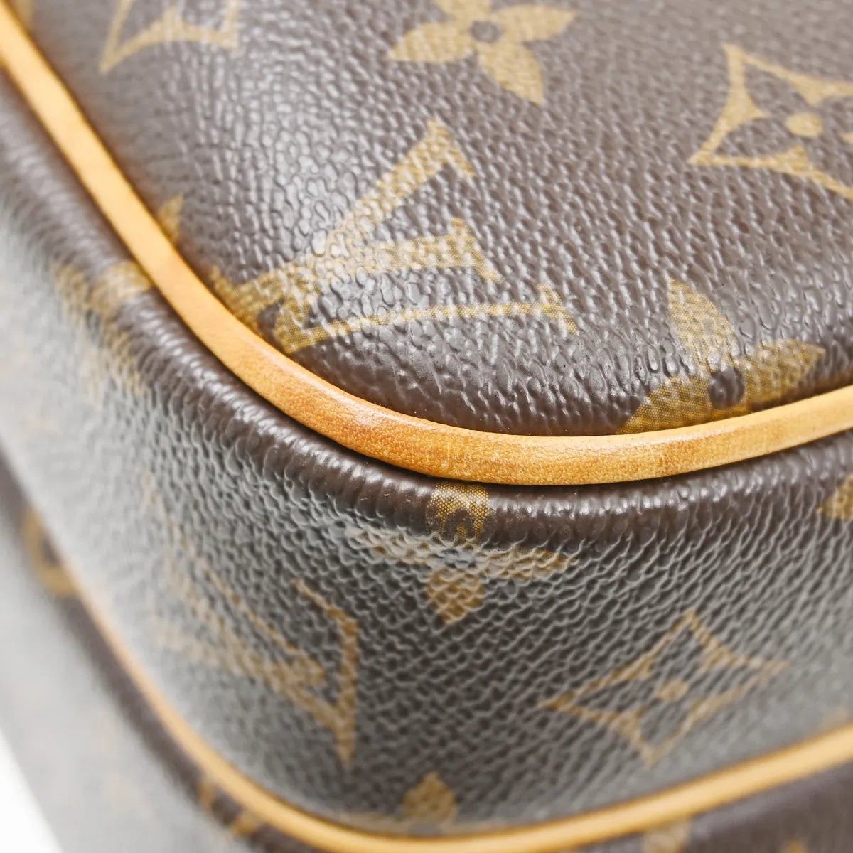 Louis Vuitton Reporter Monogram Canvas Brown Canvas Shoulder Bag Bag (Pre-Owned)