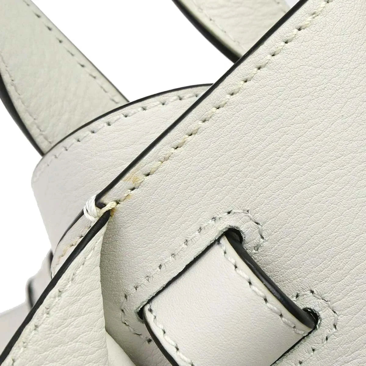 Loewe Hammock Leather White Leather Handbag (Pre-Owned)