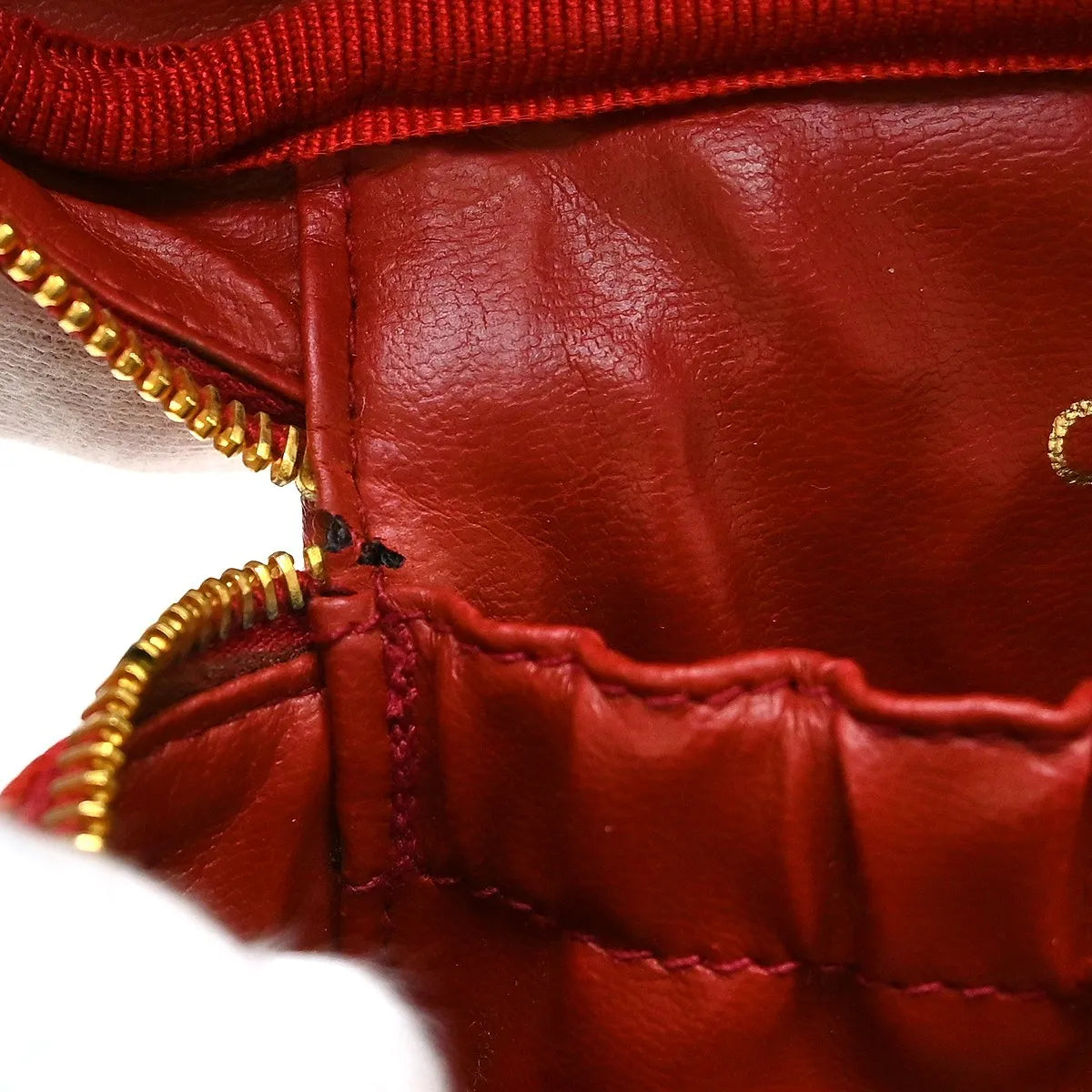 Chanel Vintage Timeless Cosmetic Case Caviar Red Leather Handbag (Pre-Owned)