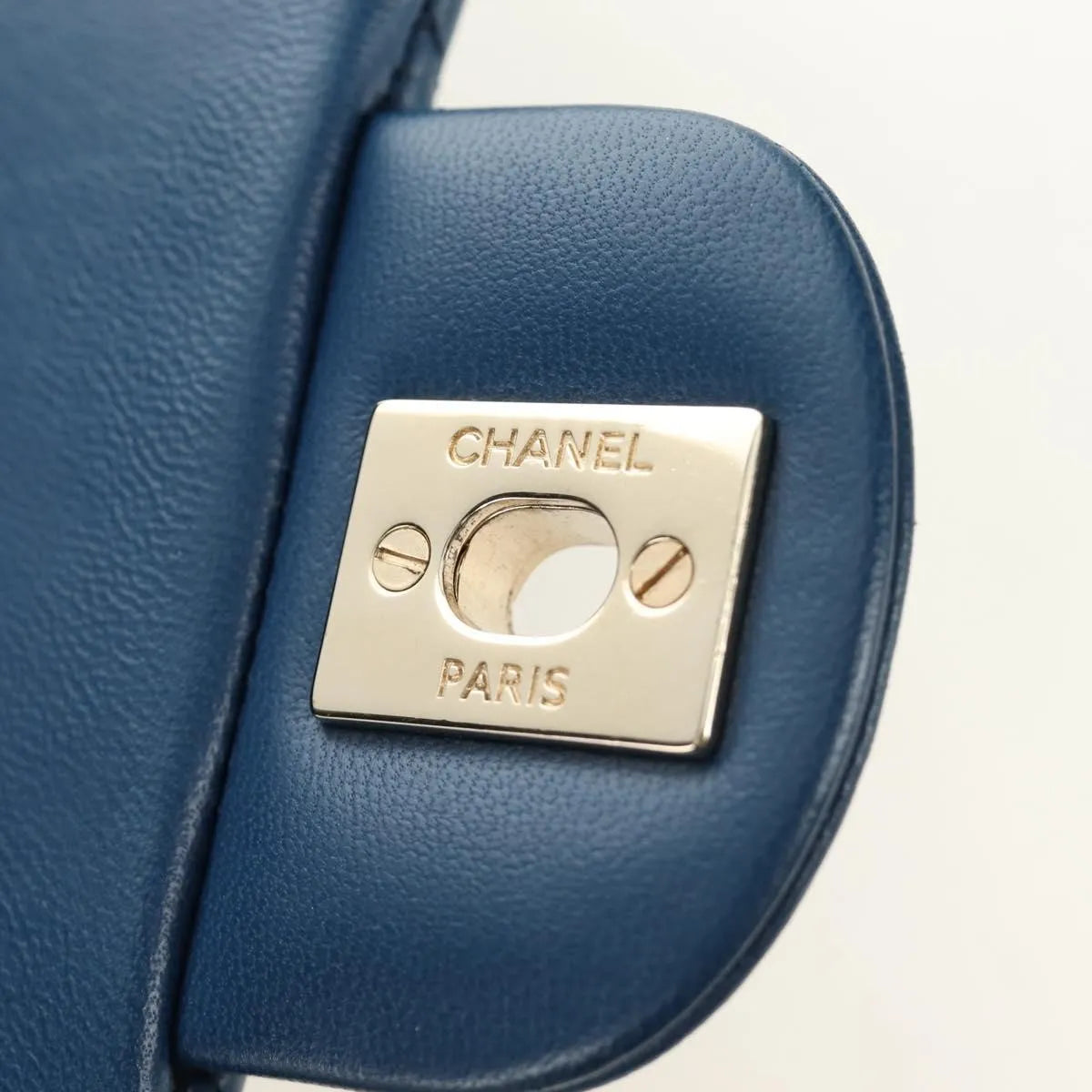 Chanel Square Classic Single Flap Quilted Lambskin Blue Leather Handbag (Pre-Owned)