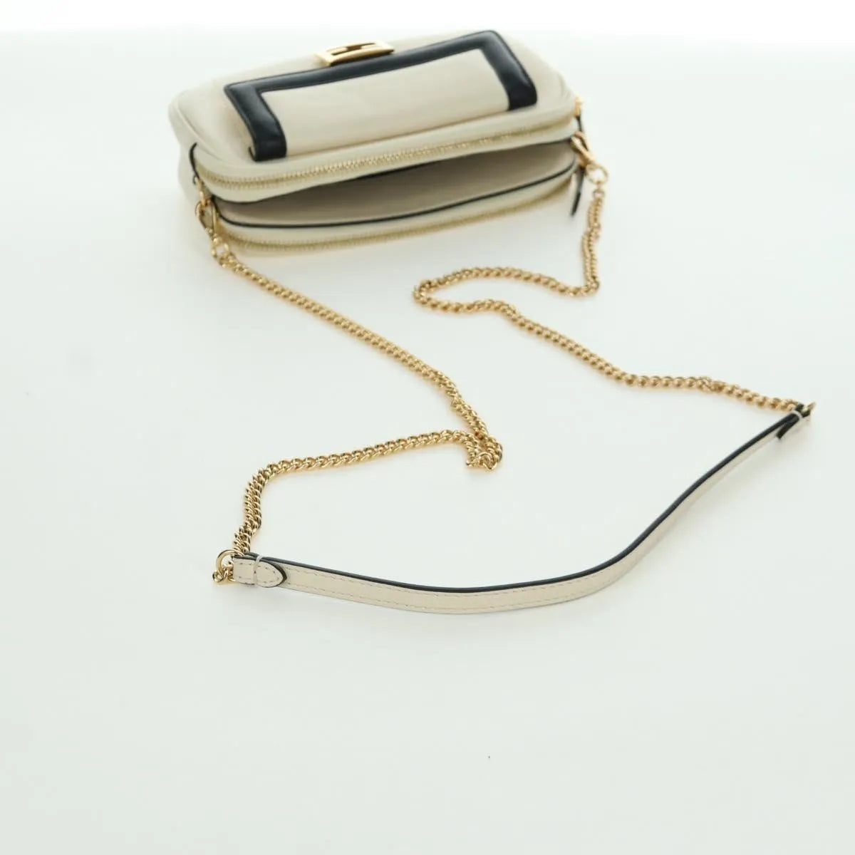 Fendi Easy 2 Baguette Leather Beige Leather Crossbody Bag Bag (Pre-Owned)