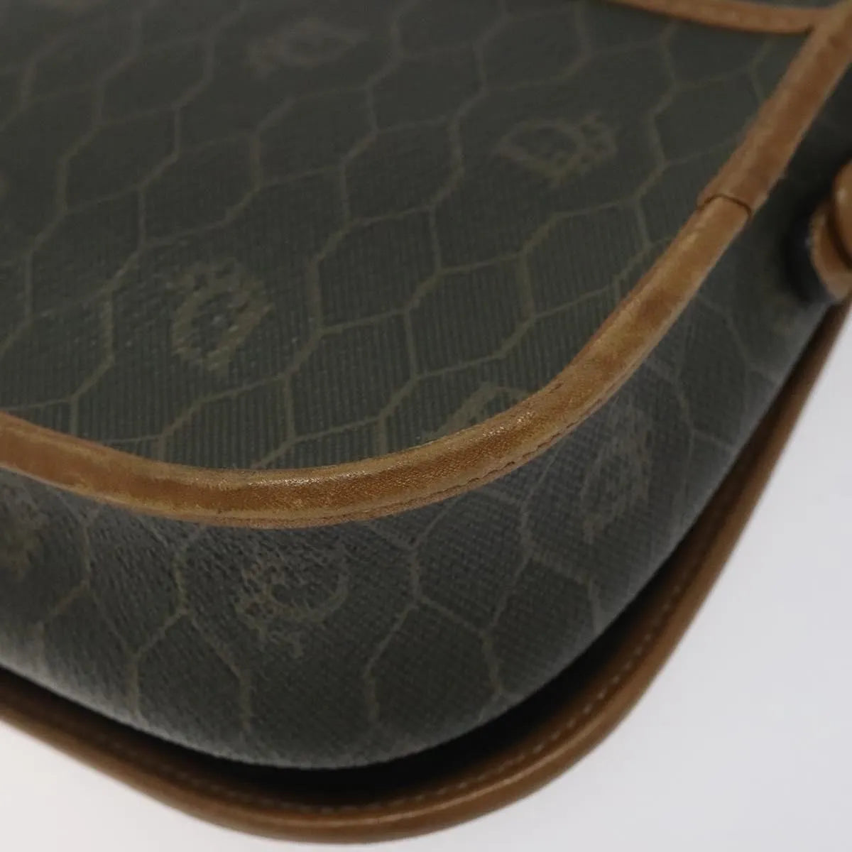 Christian Dior Vintage Honeycomb Flap Coated Canvas Khaki Canvas Shoulder Bag Bag (Pre-Owned)