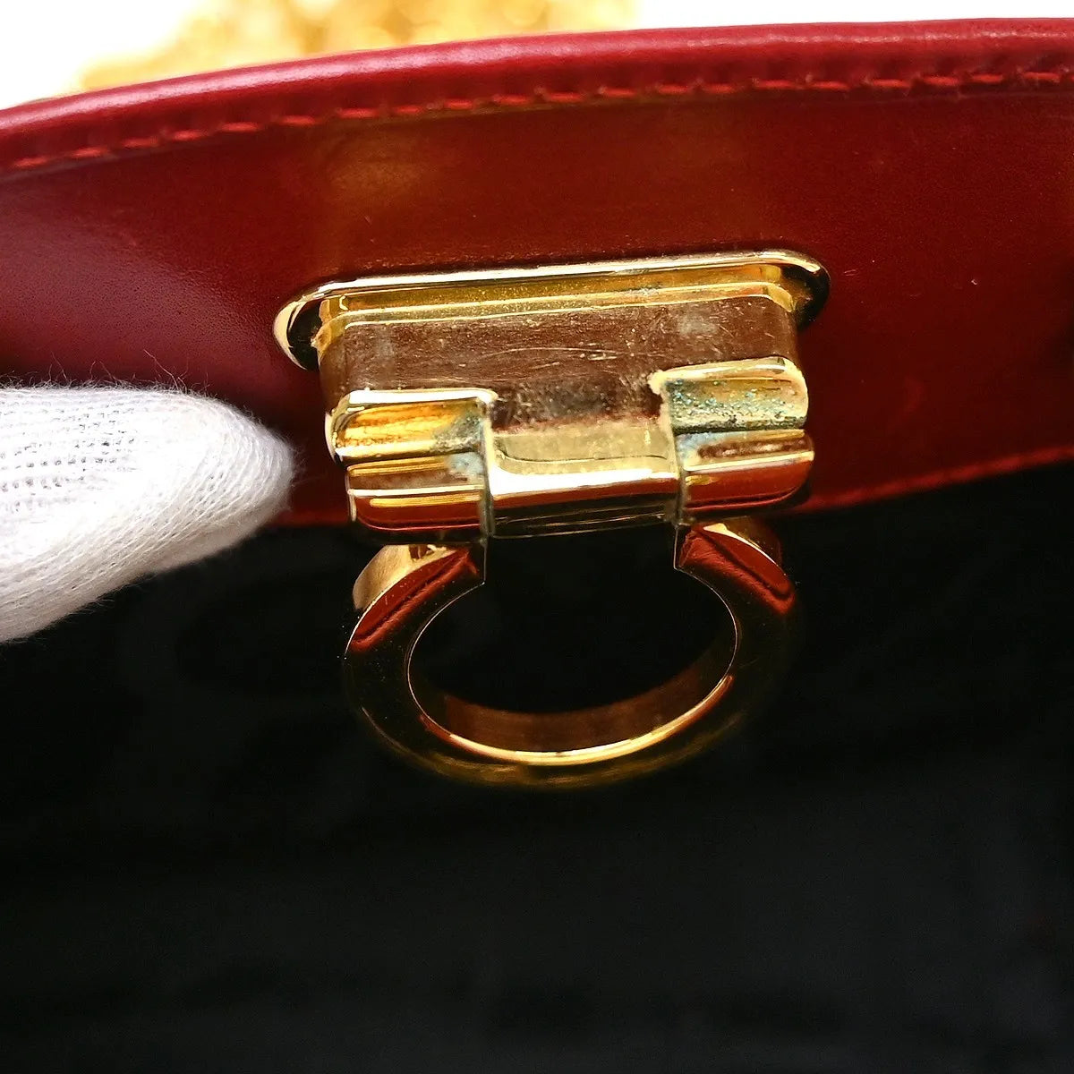 Salvatore Ferragamo Gancini Leather Red Leather Shoulder Bag Bag (Pre-Owned)