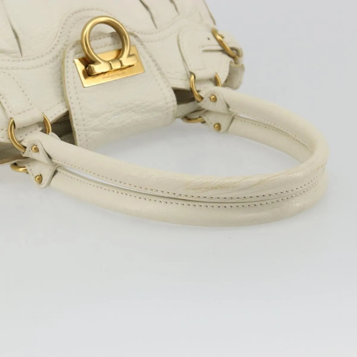Salvatore Ferragamo Gancini Leather White Leather Handbag (Pre-Owned)