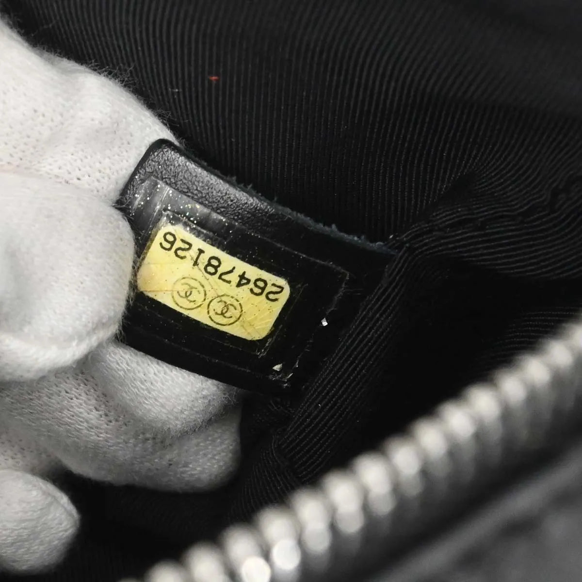 Chanel Bum Leather Black Leather Handbag (Pre-Owned)
