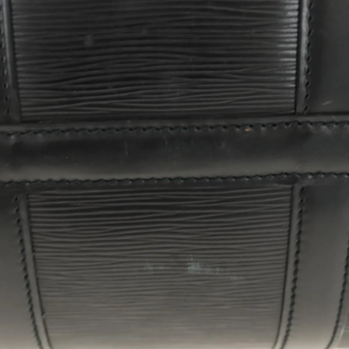 Louis Vuitton Keepall Epi Leather Black Leather Travel Bag Bag (Pre-Owned)