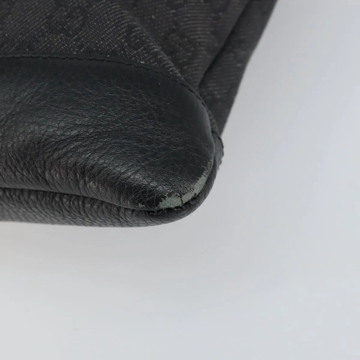 Gucci Zip Messenger Gg Canvas With Perforated Leather Black Canvas Shoulder Bag Bag (Pre-Owned)