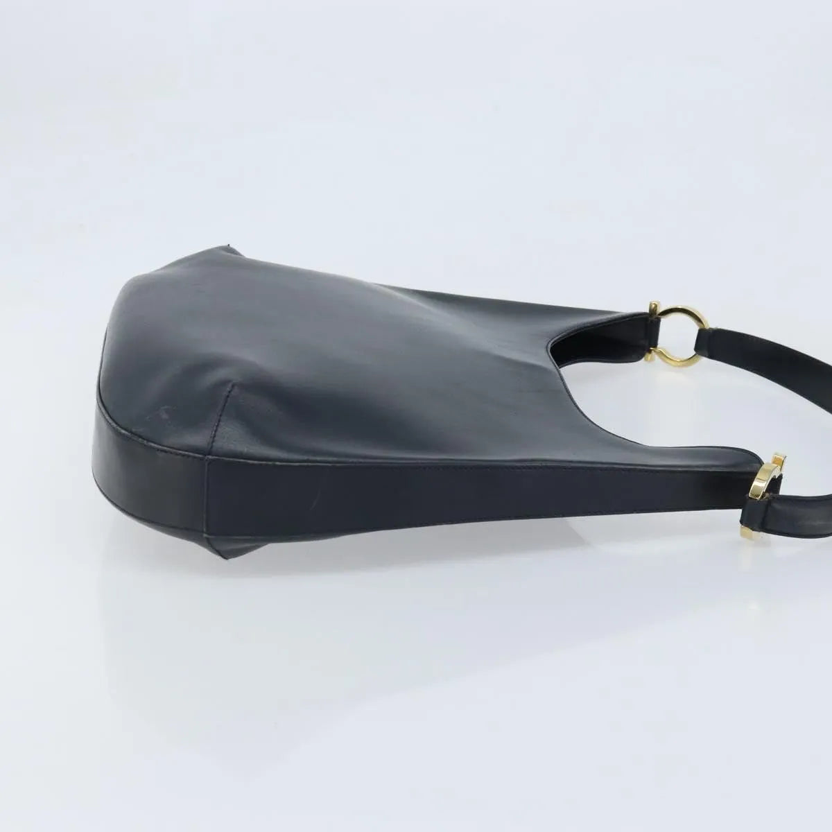Salvatore Ferragamo Gancini Leather Navy Leather Handbag (Pre-Owned)