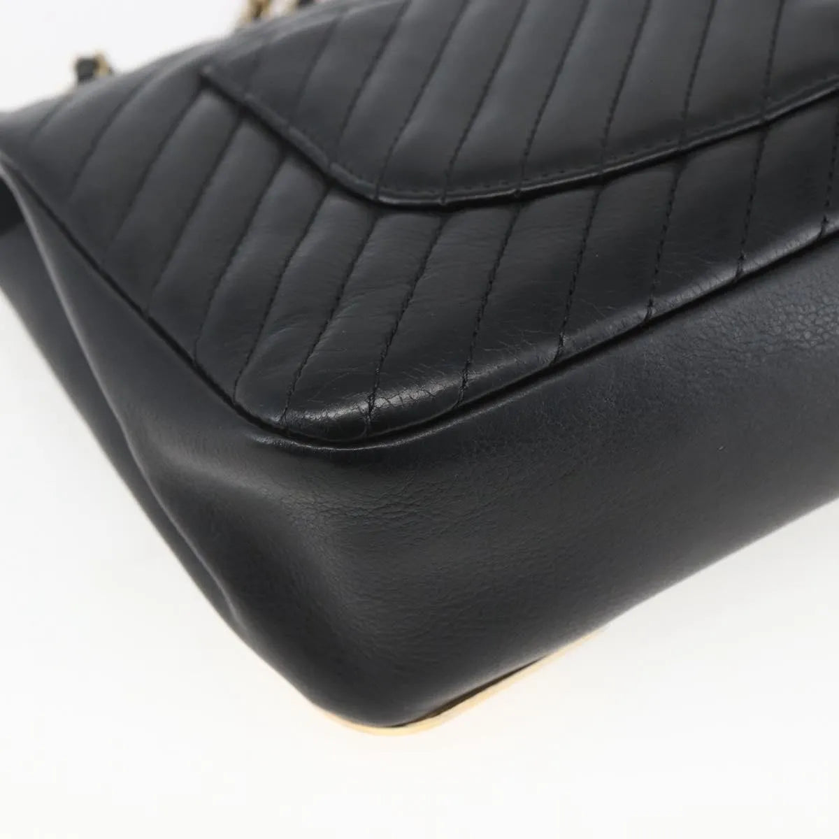 Chanel Double Chevron Flap Quilted Leather Black Leather Shoulder Bag Bag (Pre-Owned)