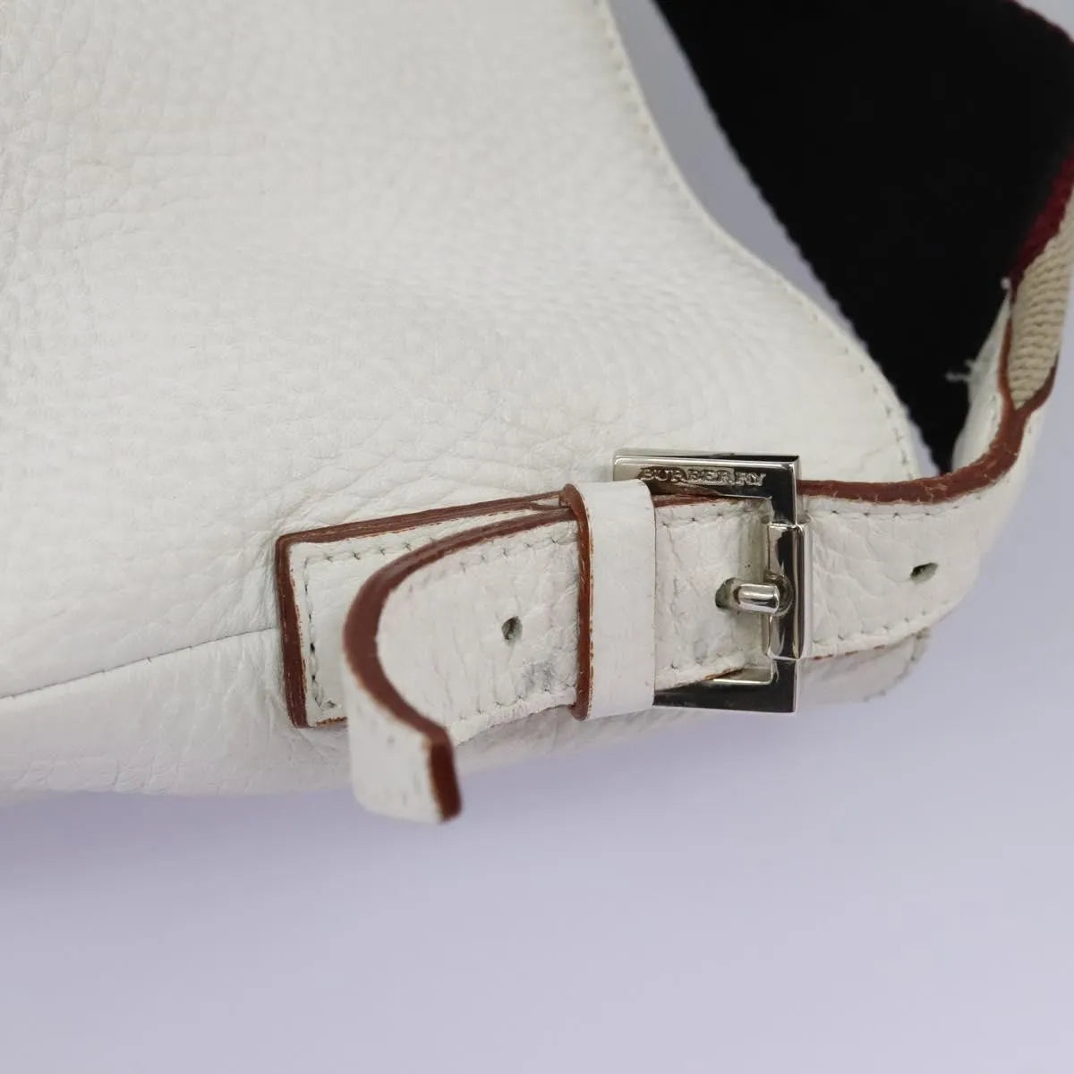 Burberry Vintage Leather White Leather Shoulder Bag Bag (Pre-Owned)
