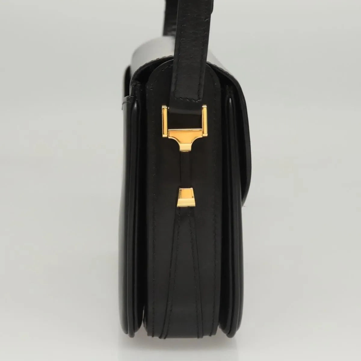 Bally Vintage Leather Black Leather Shoulder Bag Bag (Pre-Owned)