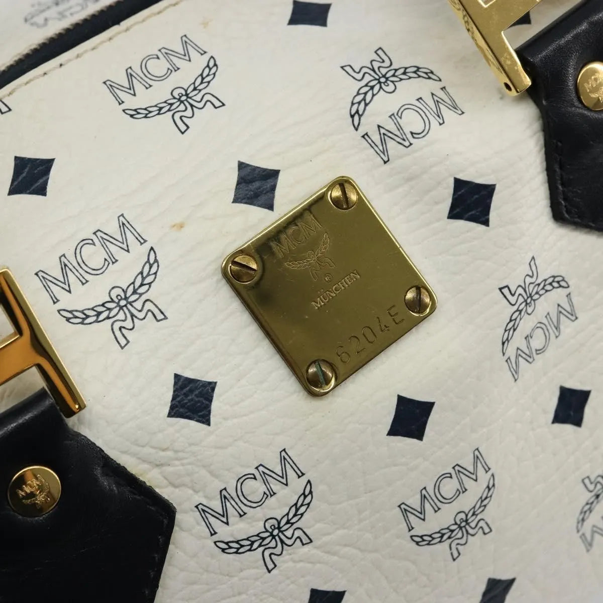 MCM Visetos Logogramme Leather White Leather Handbag (Pre-Owned)