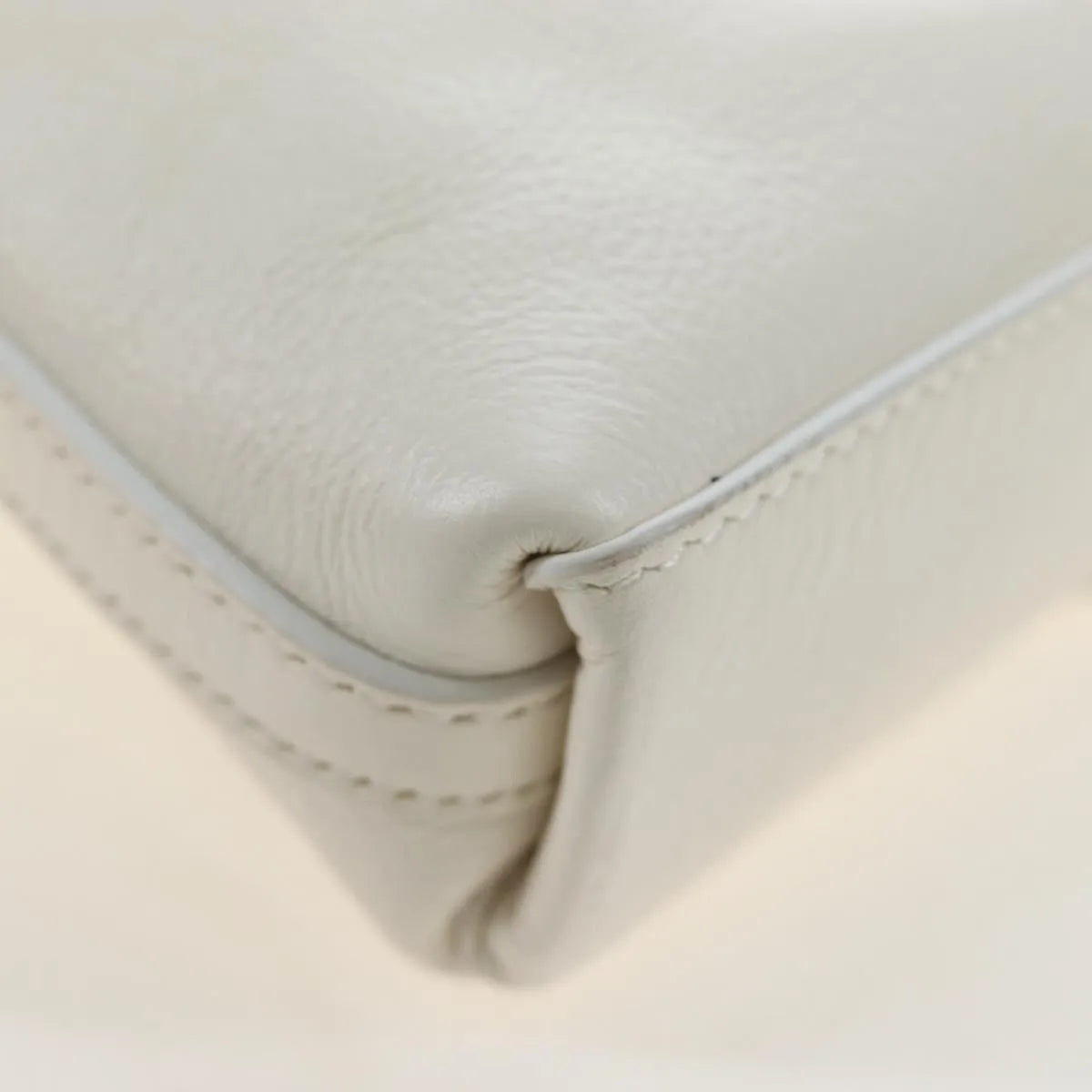 Givenchy Voyou Leather White Leather Shoulder Bag Bag (Pre-Owned)
