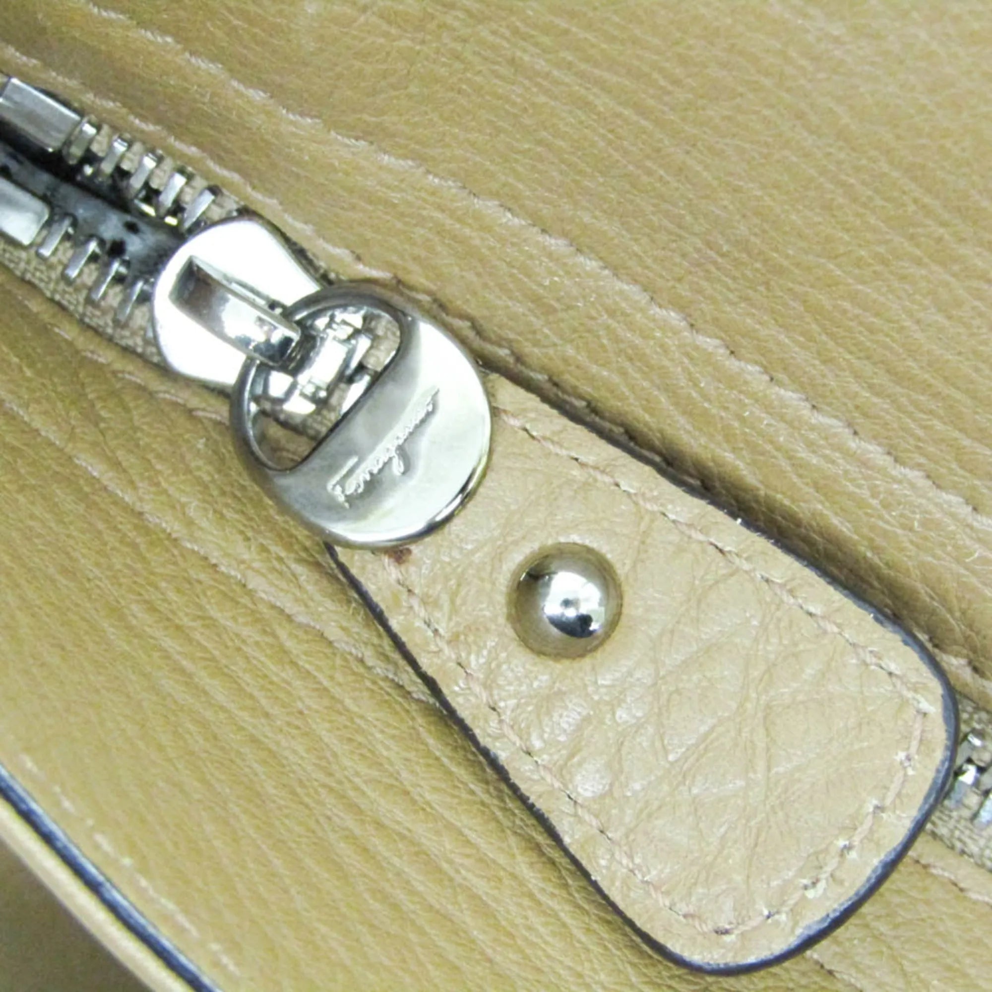 Salvatore Ferragamo Gancini Leather Brown Leather Shoulder Bag Bag (Pre-Owned)