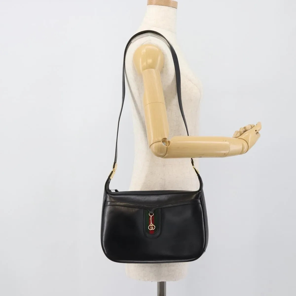 Gucci Vintage Horsebit Leather Black Leather Shoulder Bag Bag (Pre-Owned)
