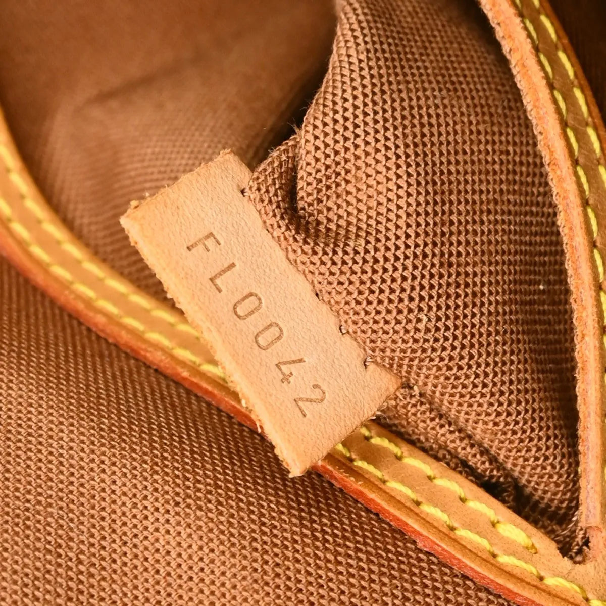 Louis Vuitton Alma Monogram Brown Canvas Handbag (Pre-Owned)