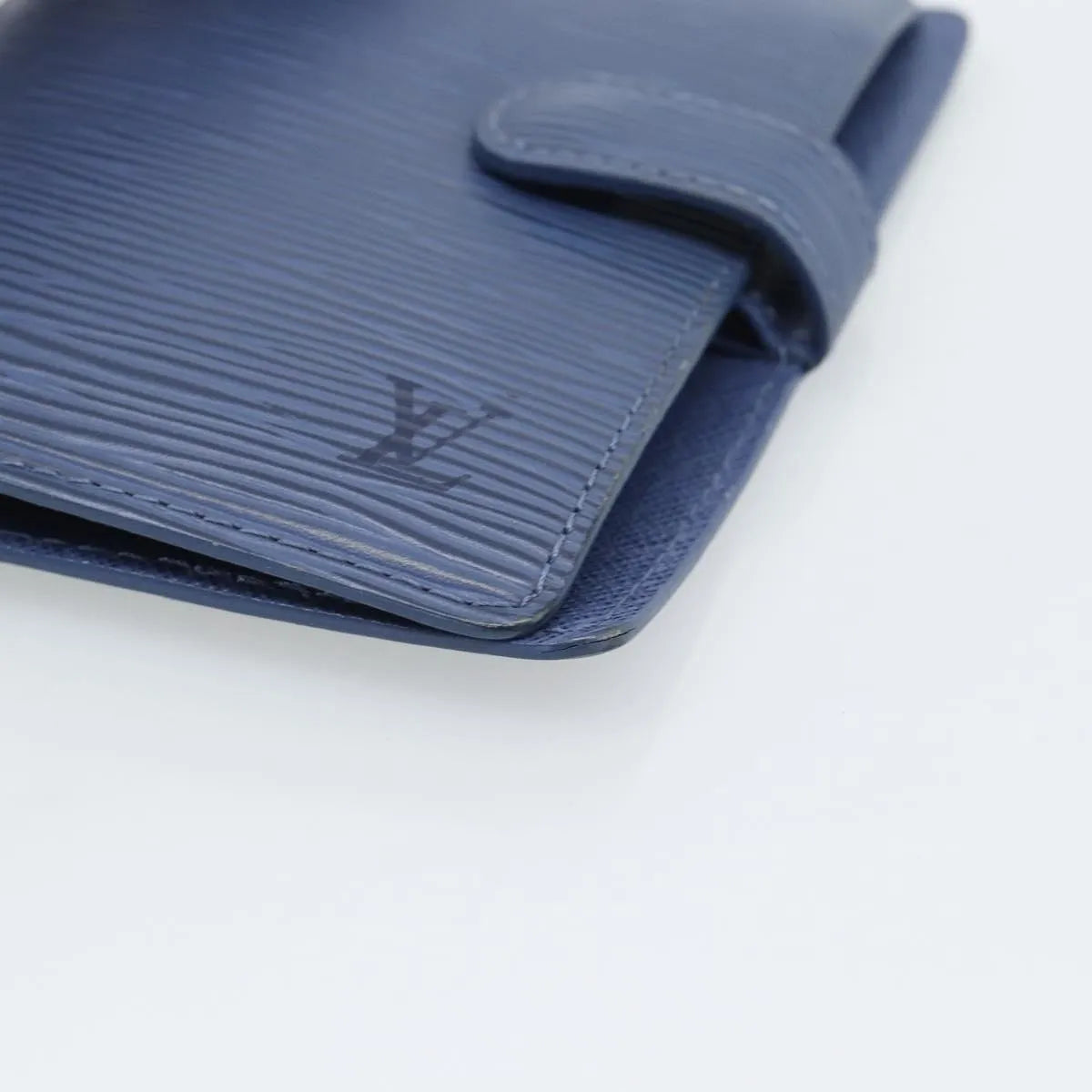 Louis Vuitton Agenda Cover Epi Blue Leather Clutche & Pouche Bag (Pre-Owned)