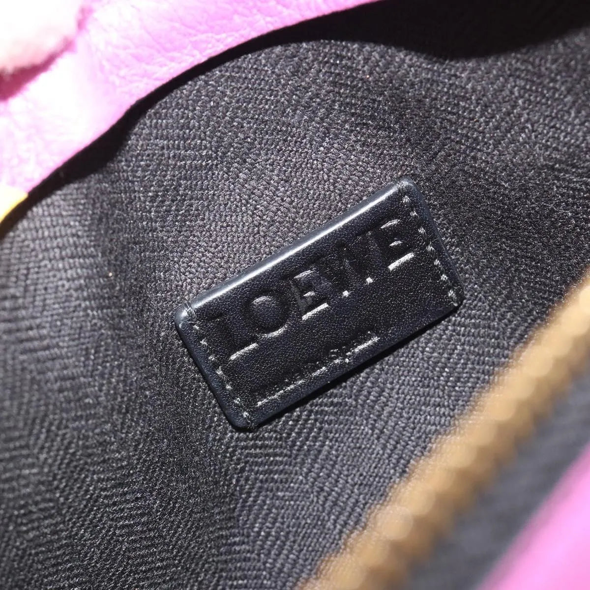 Loewe T Messenger Leather Multicolour Leather Shoulder Bag Bag (Pre-Owned)