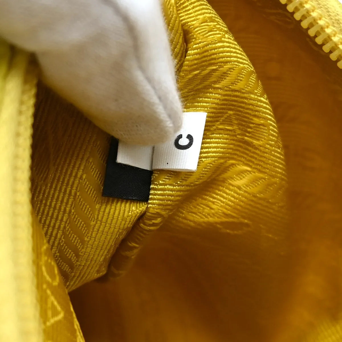 Prada Re-Edition 2000 Hobo Tessuto Yellow Nylon Handbag (Pre-Owned)