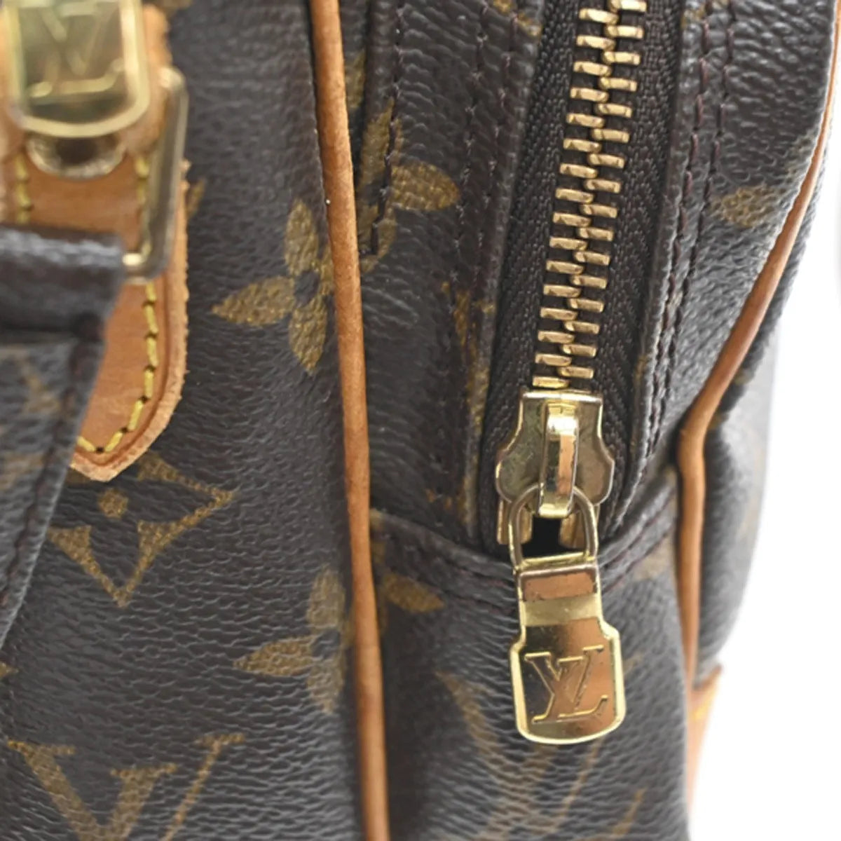 Louis Vuitton Amazone Canvas Brown Canvas Shoulder Bag Bag (Pre-Owned)