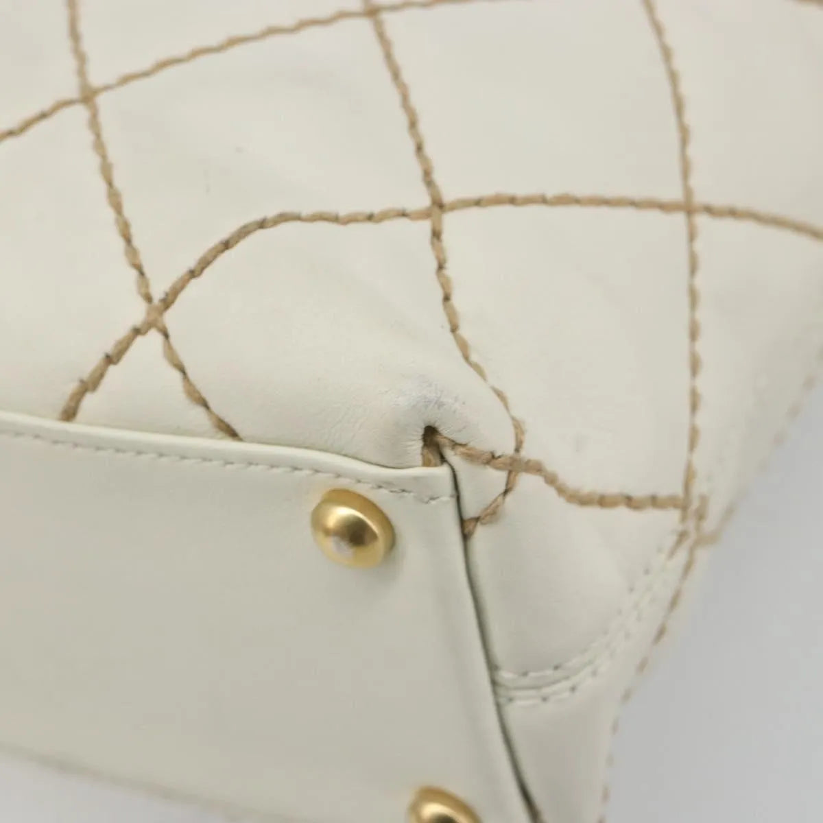 Chanel Surpique Tote Quilted Leather White Leather Tote Bag Bag (Pre-Owned)