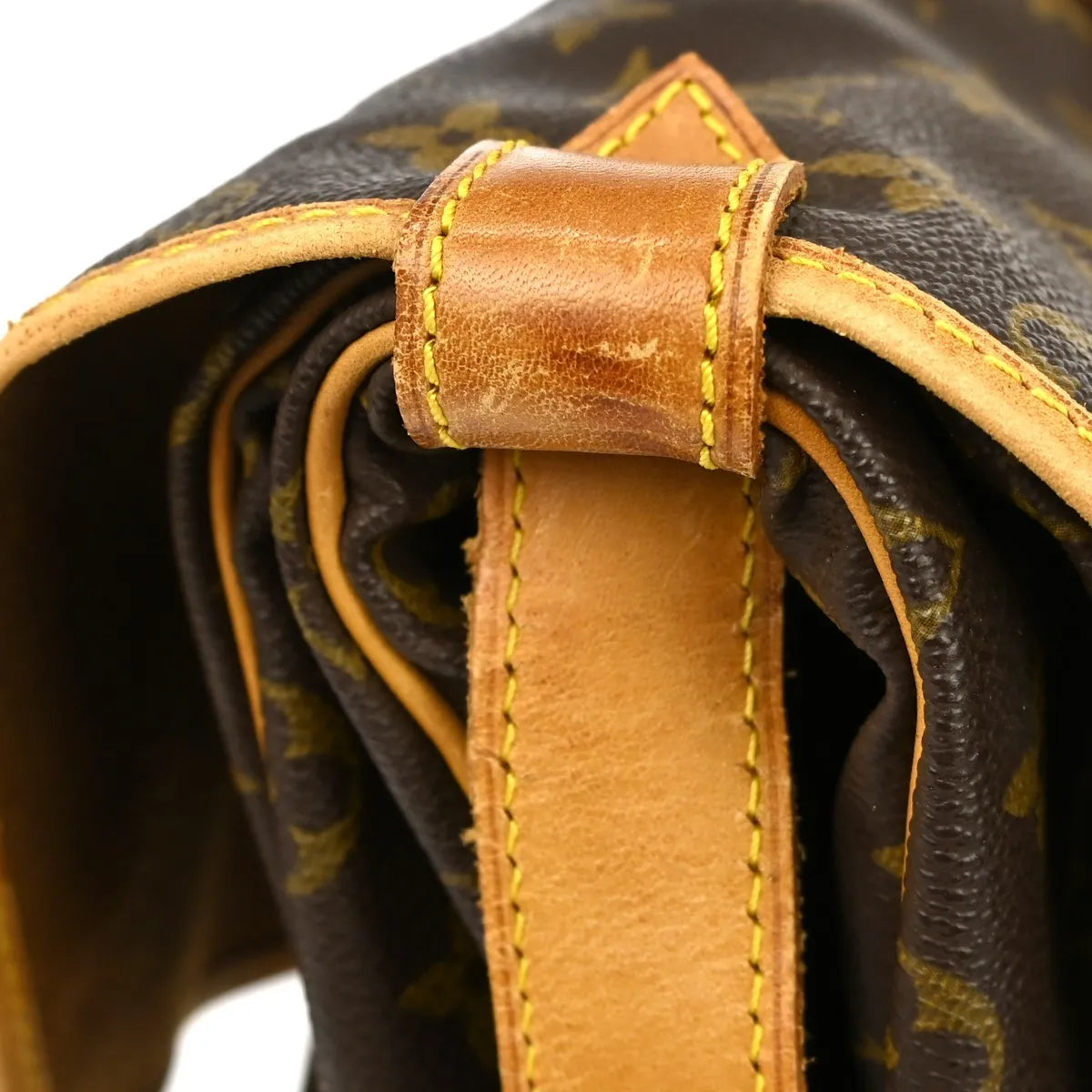 Louis Vuitton Saumur Monogram Brown Canvas Shoulder Bag Bag (Pre-Owned)