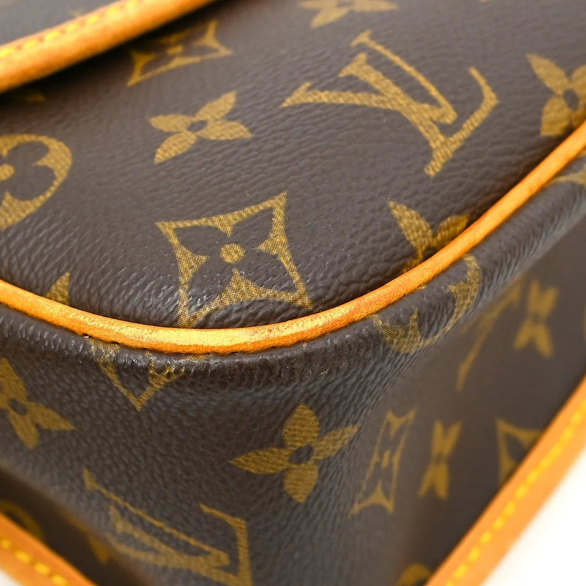 Louis Vuitton Sologne Monogram Canvas Brown Canvas Shoulder Bag Bag (Pre-Owned)