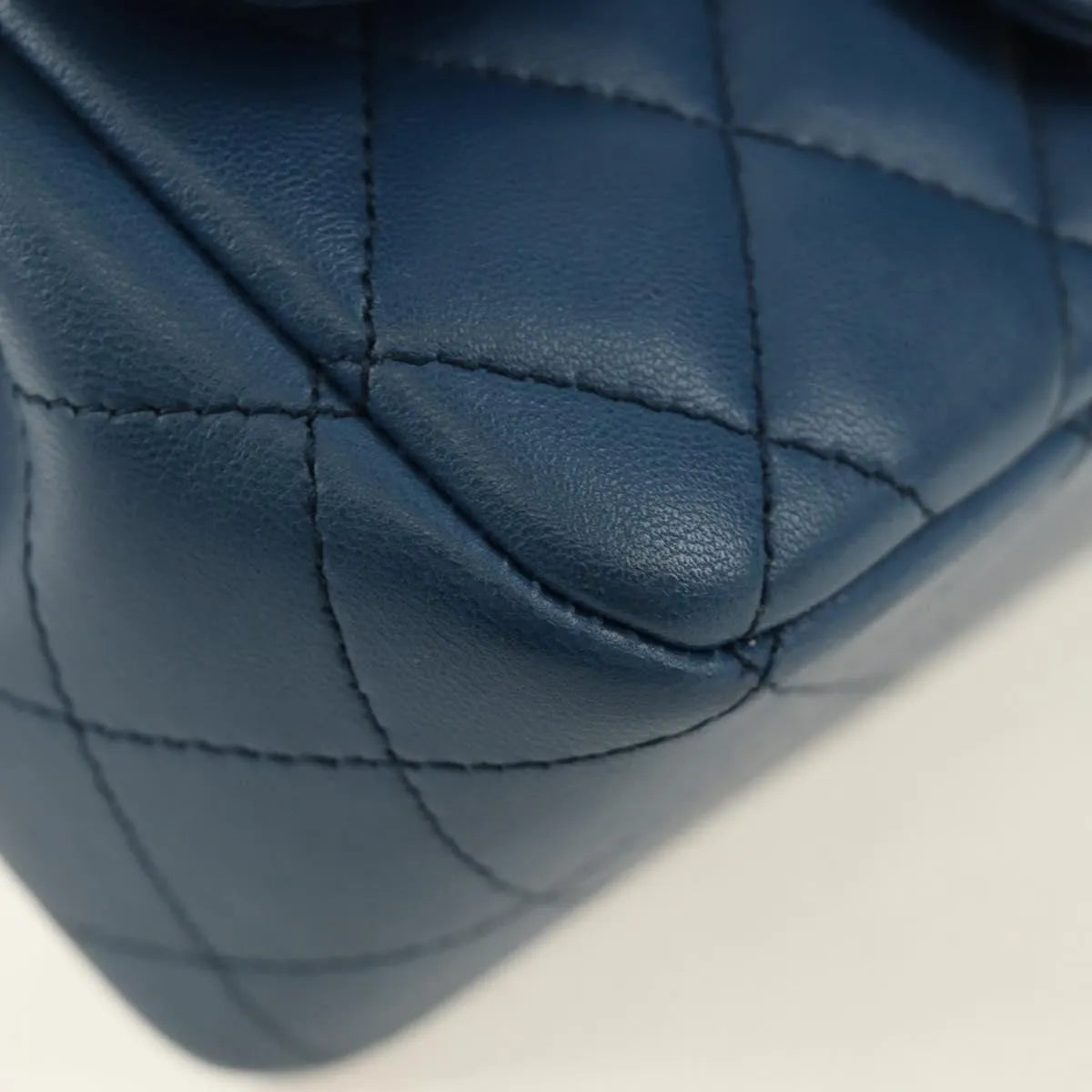 Chanel Square Classic Single Flap Quilted Lambskin Blue Leather Handbag (Pre-Owned)