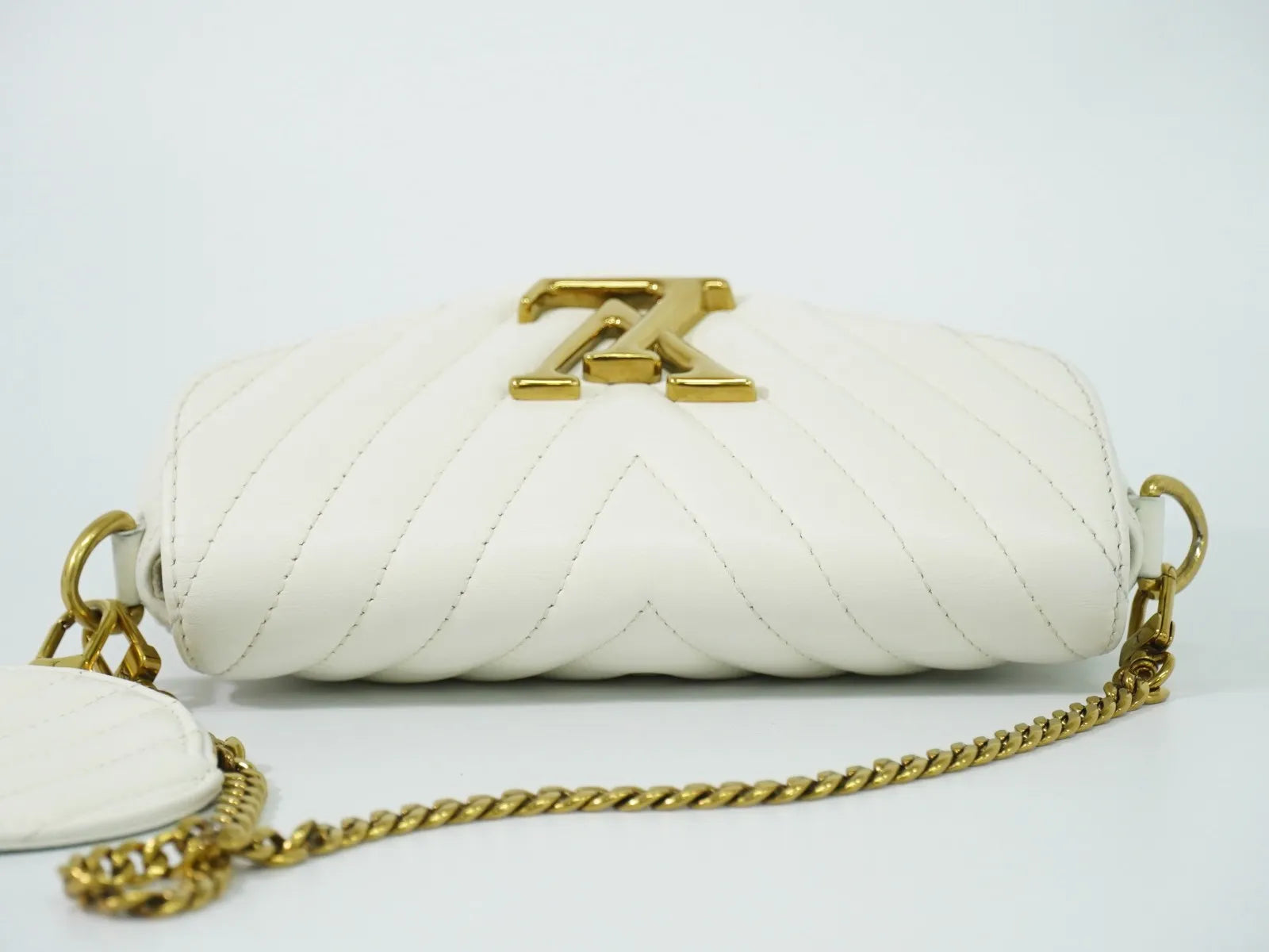 Louis Vuitton New Wave Multi Pochette Quilted Leather White Leather Shoulder Bag Bag (Pre-Owned)
