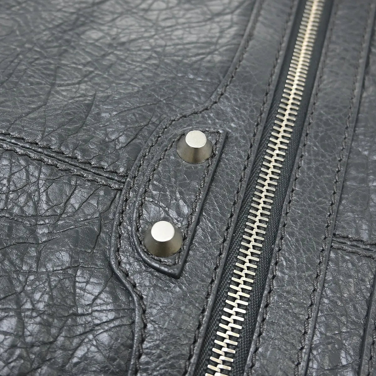 Balenciaga Clip P Leather Gray Leather Clutche & Pouche Bag (Pre-Owned)