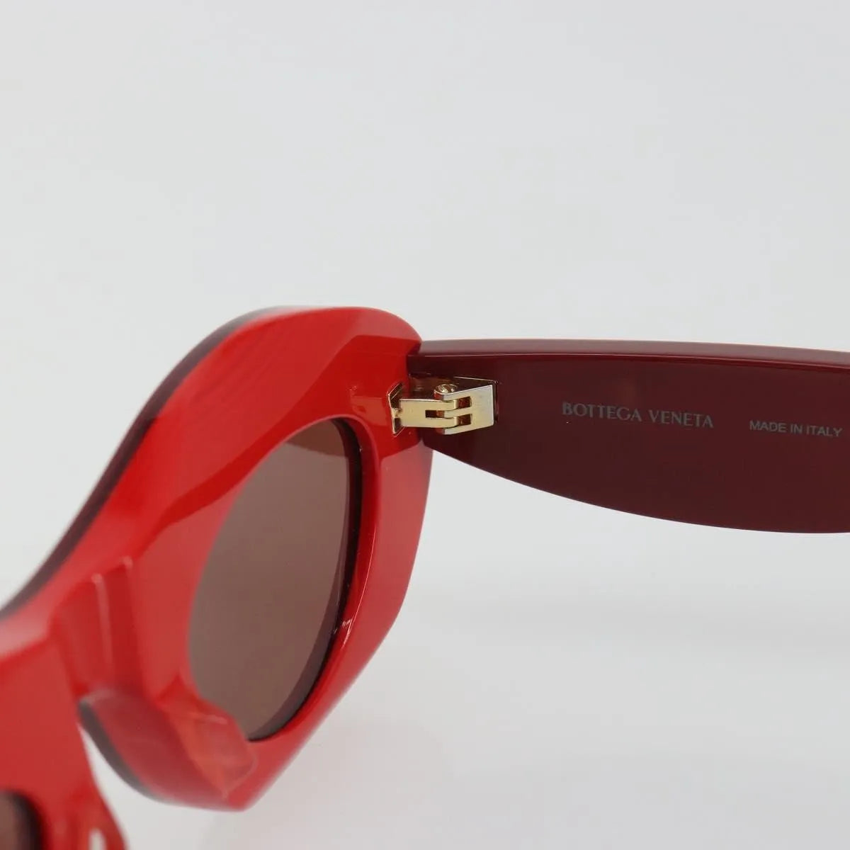 Bottega Veneta Ovale Acetate Red Plastic Sunglasse Accessory (Pre-Owned)