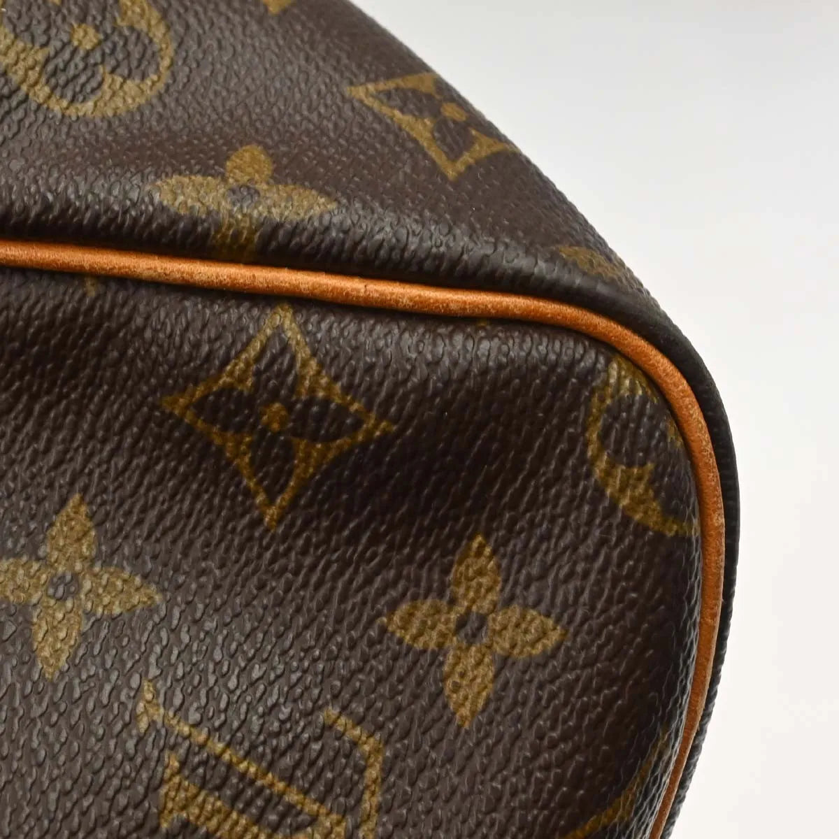 Louis Vuitton Keepall Monogram Canvas Brown Canvas Travel Bag Bag (Pre-Owned)