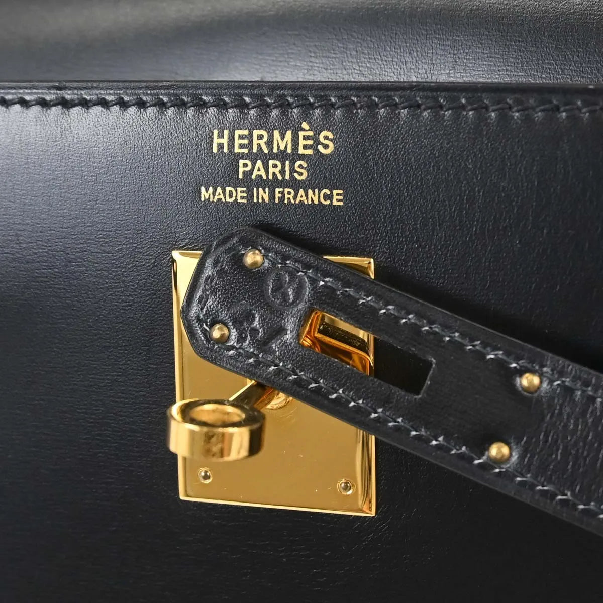 Hermes Kelly Handbag Black Box Calf With Gold Hardware Black Leather Handbag (Pre-Owned)