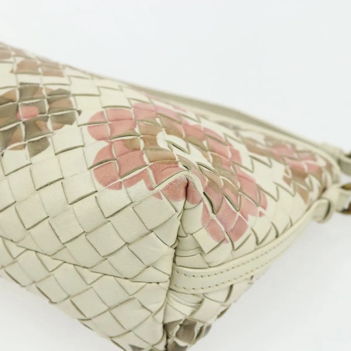Bottega Veneta Intrecciato Clutch Leather White Leather Clutche & Pouche Bag (Pre-Owned)