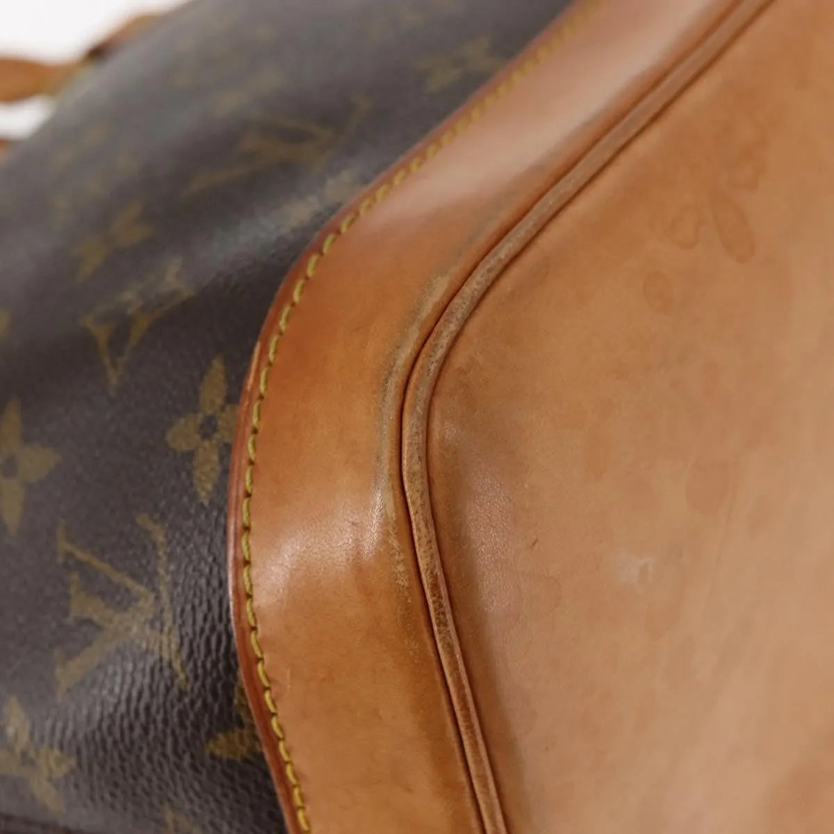 Louis Vuitton Alma Monogram Canvas Brown Canvas Handbag (Pre-Owned)