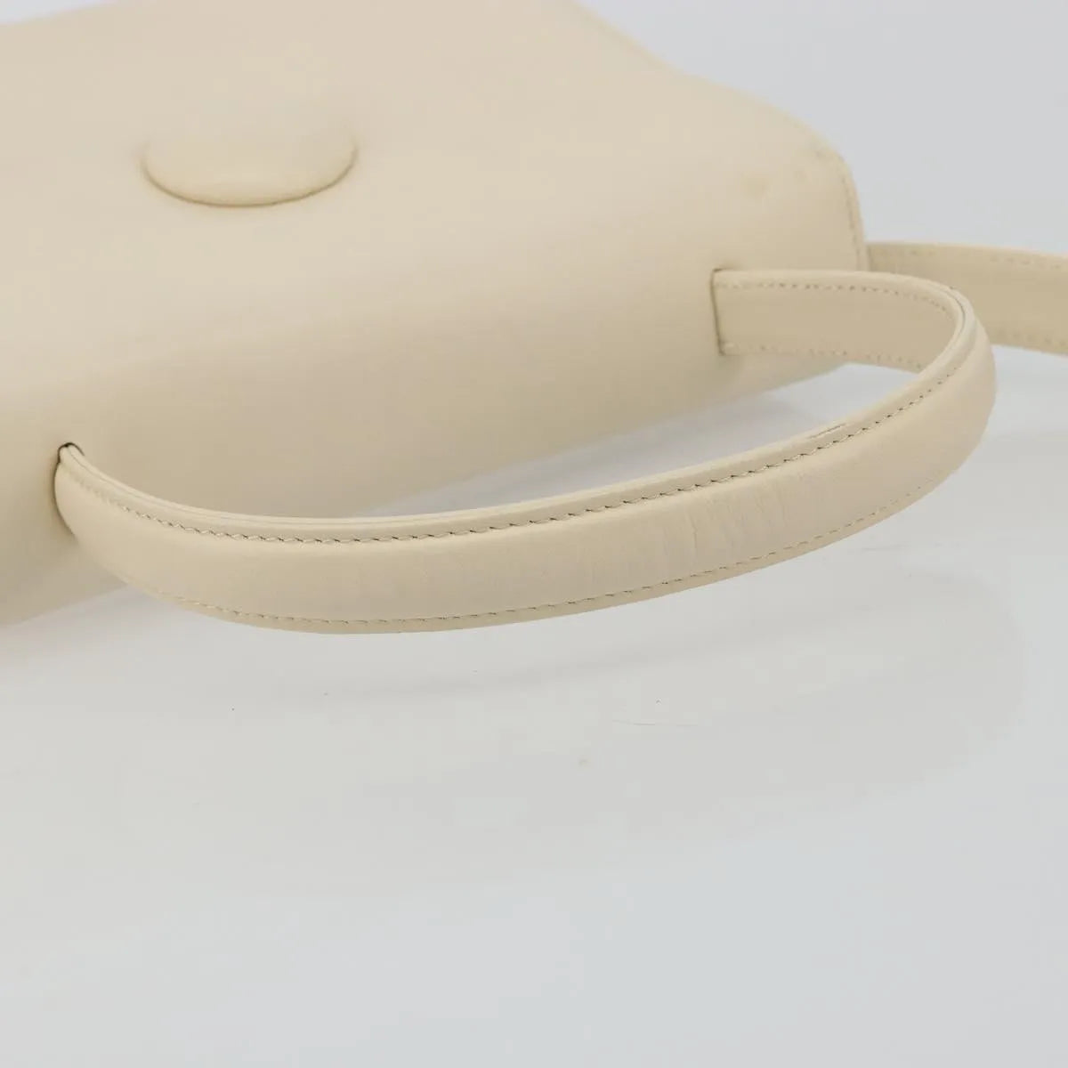 Givenchy Vintage Leather Beige Leather Handbag (Pre-Owned)