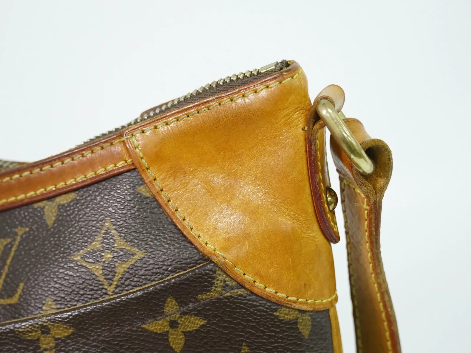 Louis Vuitton Odeon Monogram Canvas Brown Canvas Shoulder Bag Bag (Pre-Owned)