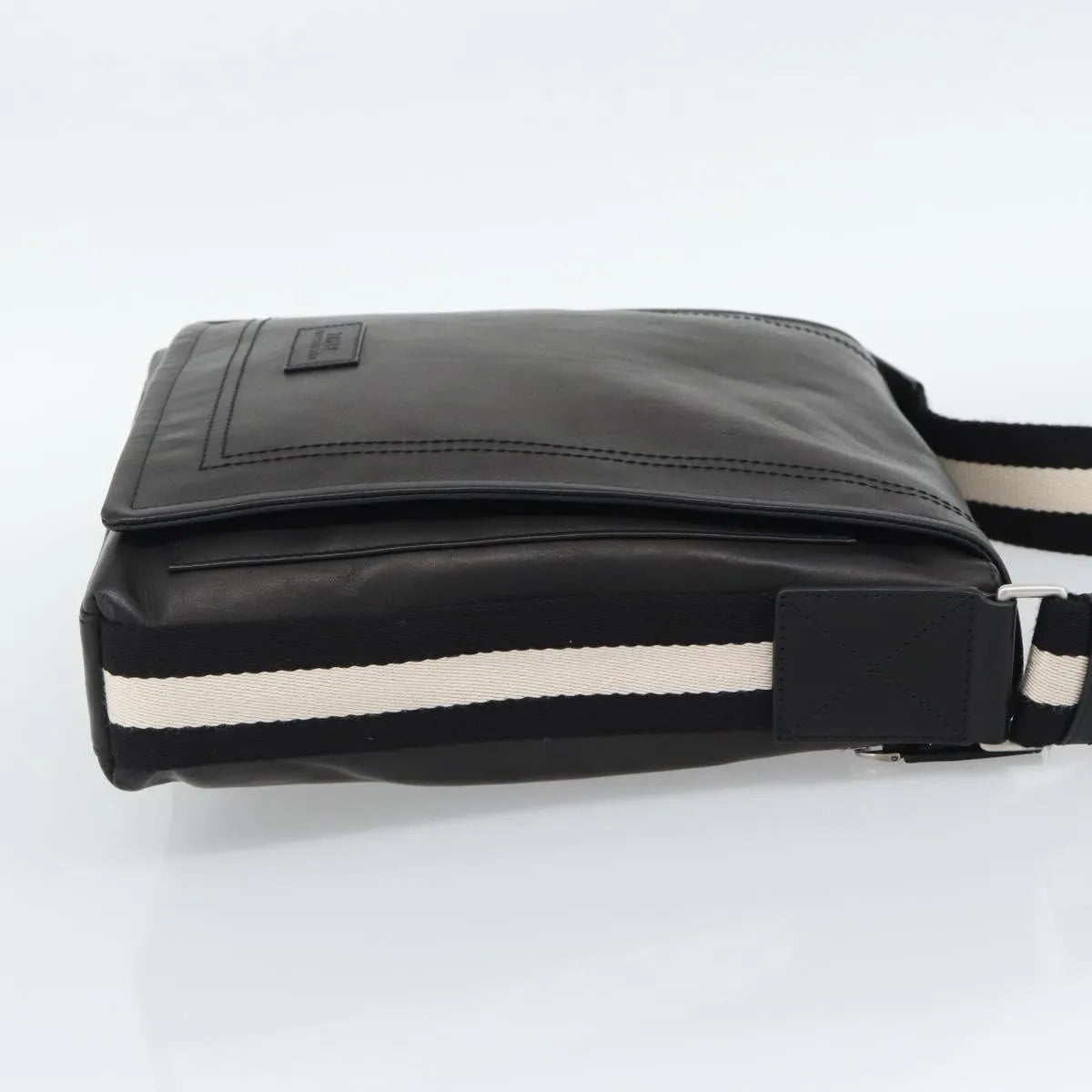 Bally Vintage Leather Black Leather Shoulder Bag Bag (Pre-Owned)