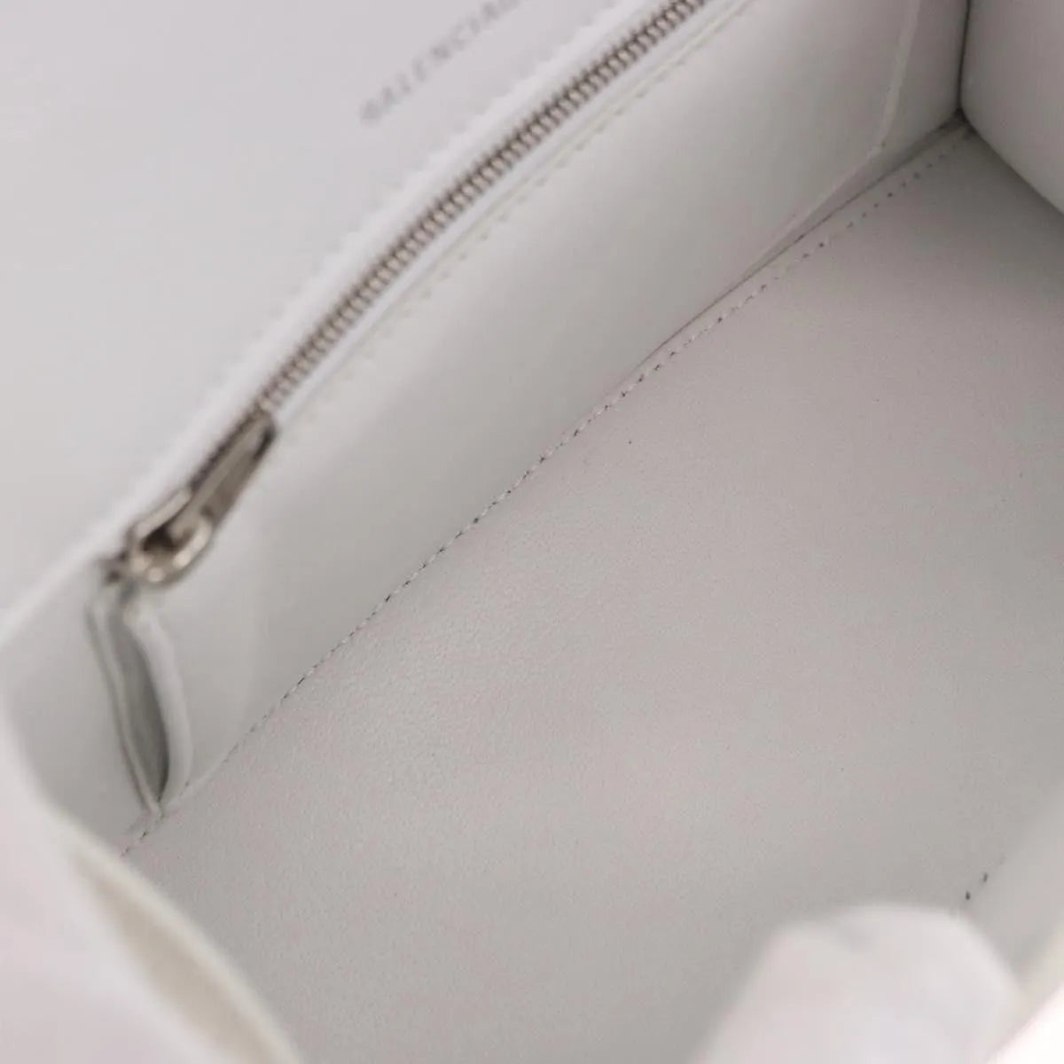 Balenciaga Hourglass Top Handle Leather White Leather Handbag (Pre-Owned)