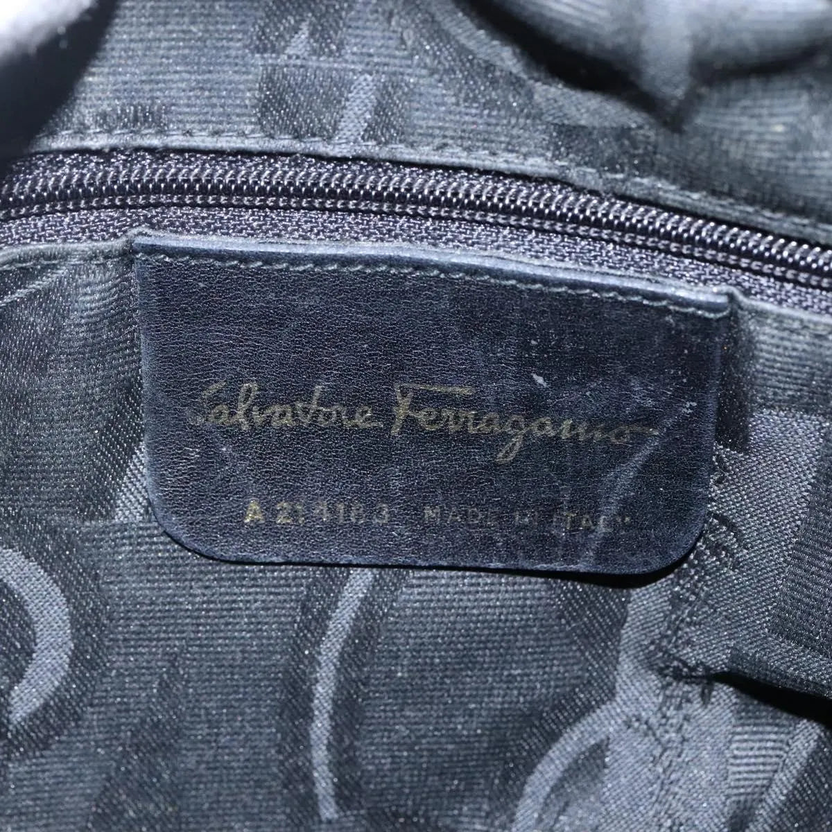 Salvatore Ferragamo Vara Bow Camera Leather Navy Leather Shoulder Bag Bag (Pre-Owned)